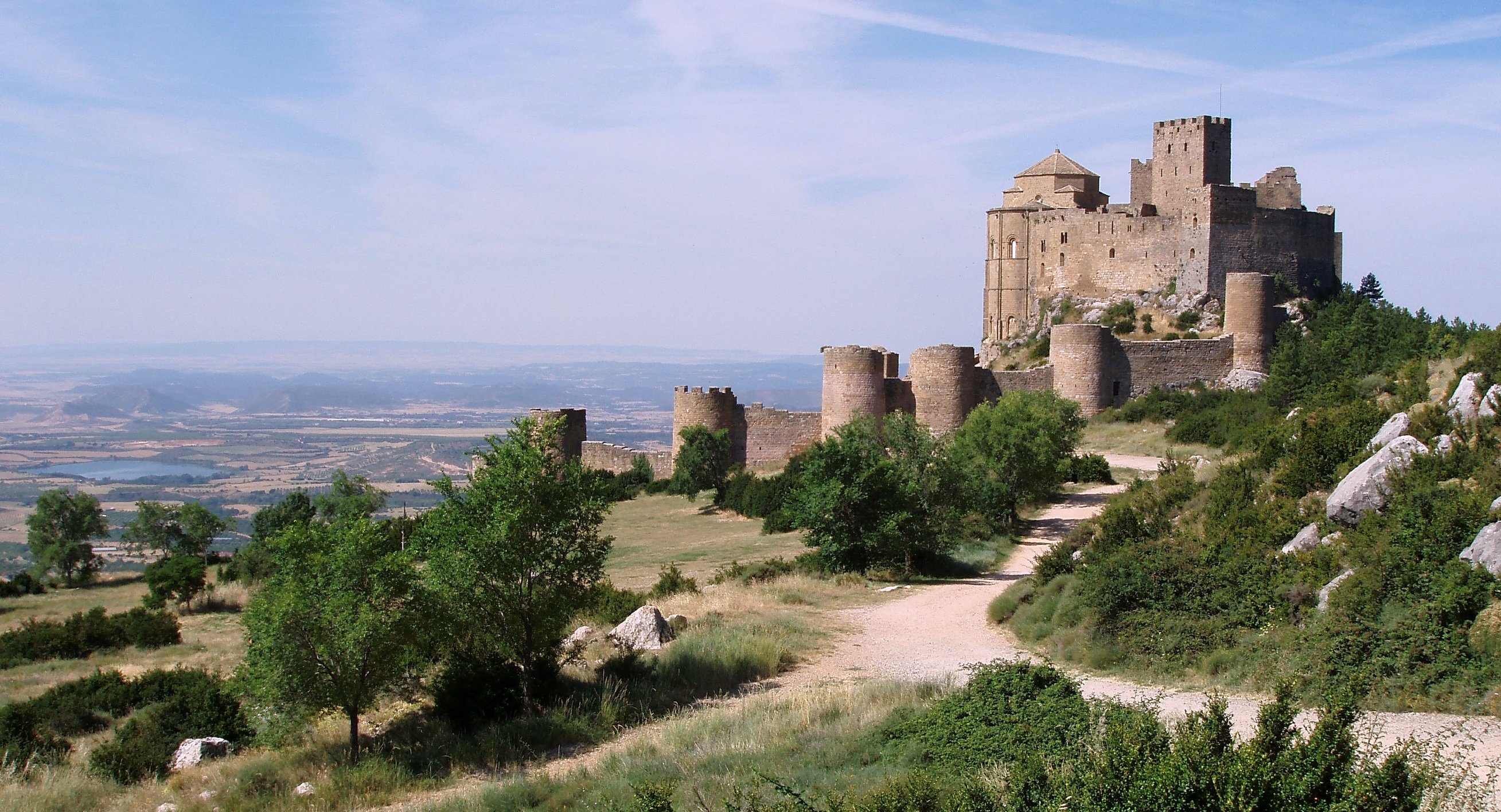 File:Castillo de Loarre 2.jpg - Wikimedia Commons