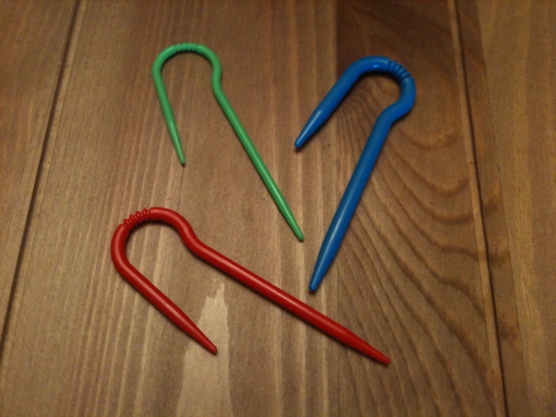 Knitting cable needles