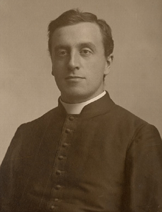 Titre original&nbsp;:    Description Stanislas-Alfred Lortie, Roman Catholic priest, professor, and author Date c.1900 Source This image is available from the Bibliothèque et Archives nationales du Québec under the reference number P560,S2,D1,P816 This tag does not indicate the copyright status of the attached work. A normal copyright tag is still required. See Commons:Licensing for more information. Boarisch | Česky | Deutsch | Zazaki | English | فارسی | Suomi | Français | हिन्दी | Magyar | Македонски | Nederlands | Português | Русский | Tiếng Việt | +/− Author Livernois

