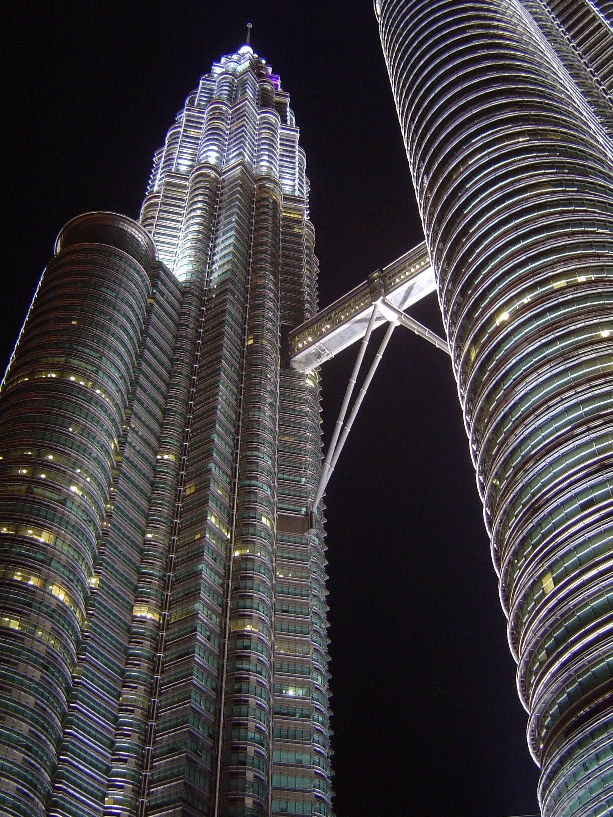 Berkas:Petronas Towers.JPG - Wikipedia bahasa Indonesia, ensiklopedia bebas