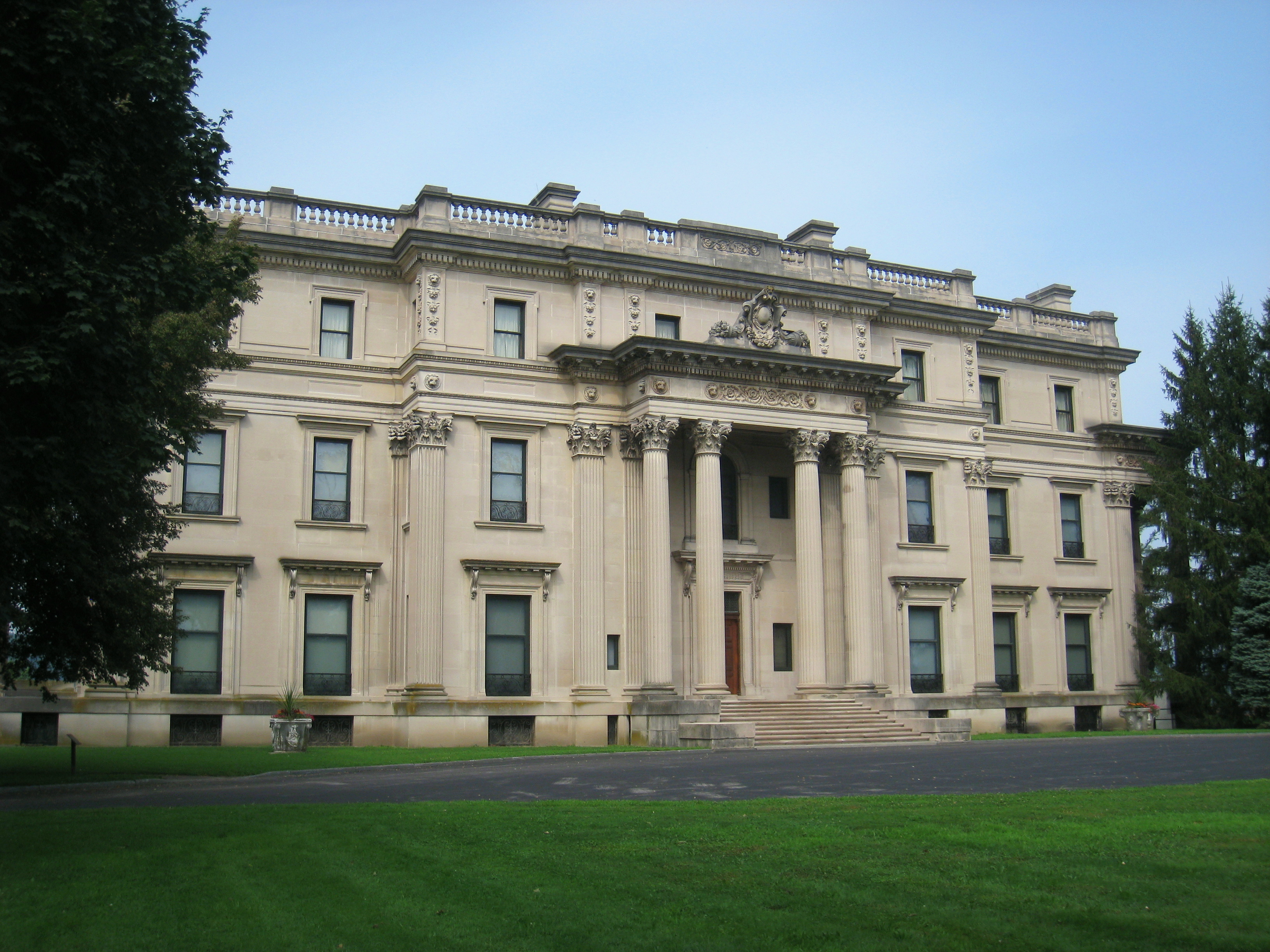 FileVanderbilt Mansion IMG 7941.JPG