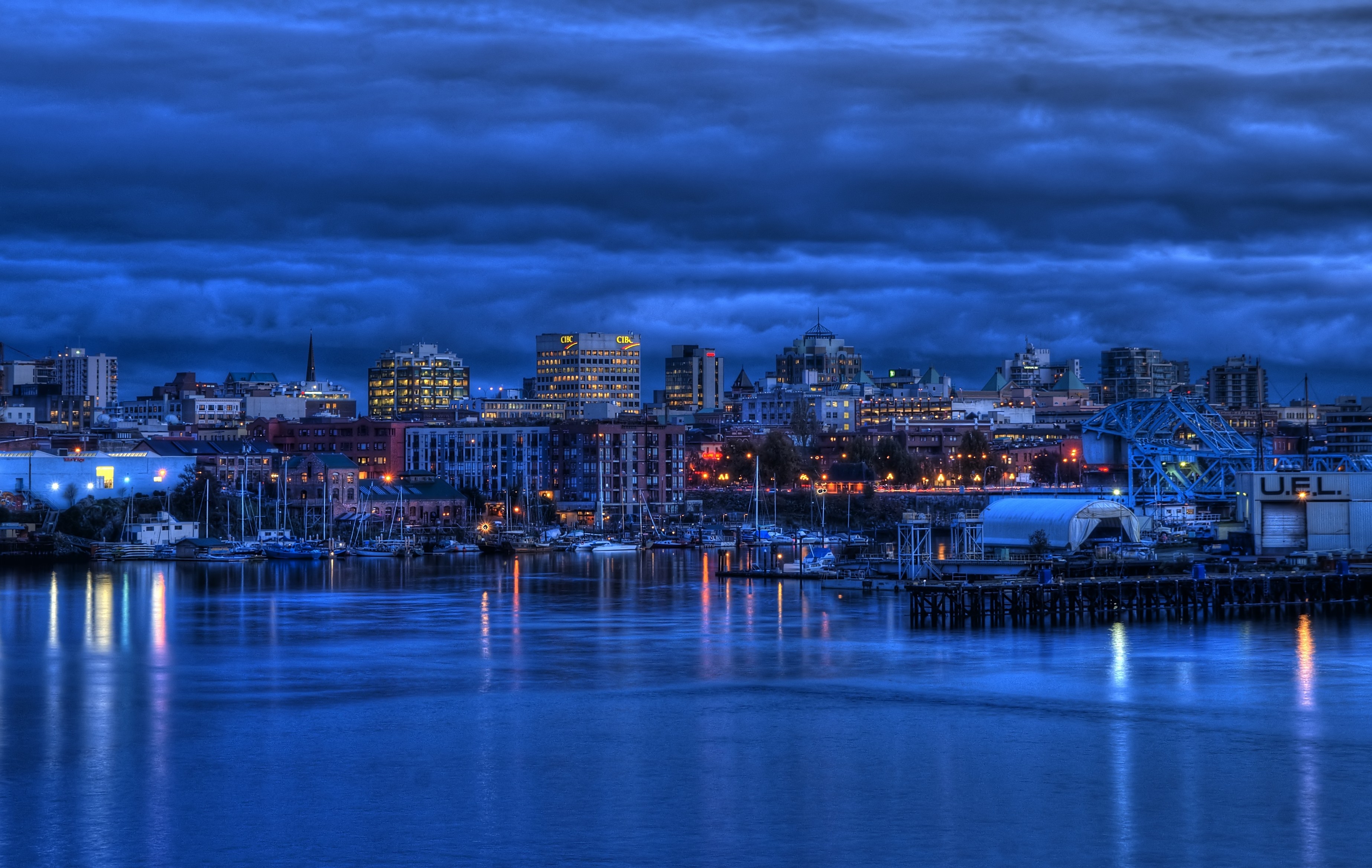 Description Victoria, British Columbia Skyline at Twilight.jpg