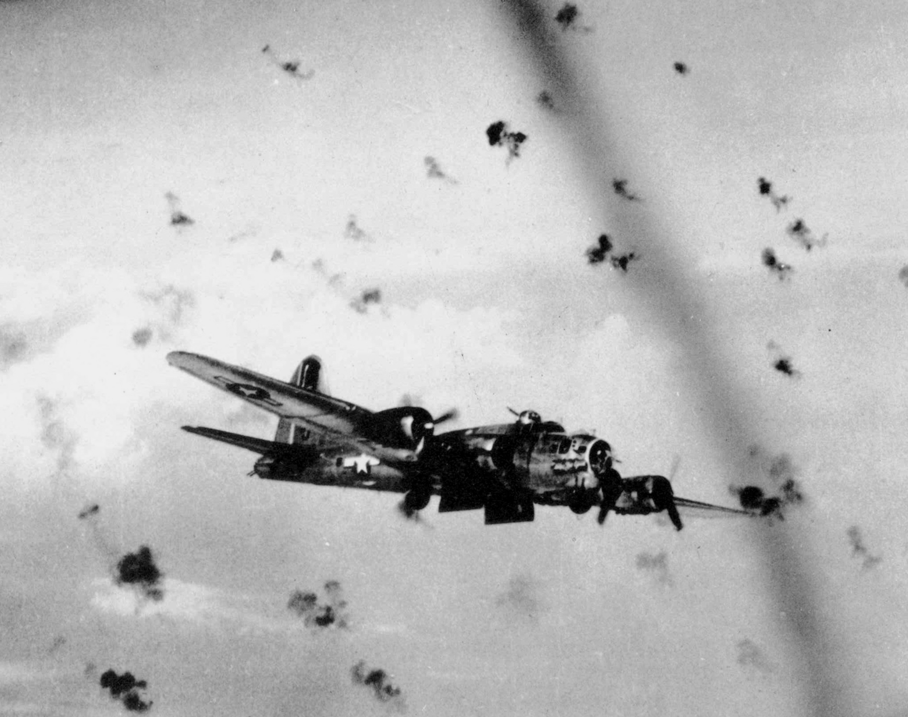 B-17G_Flying_Fortress_flying_through_flak.jpg