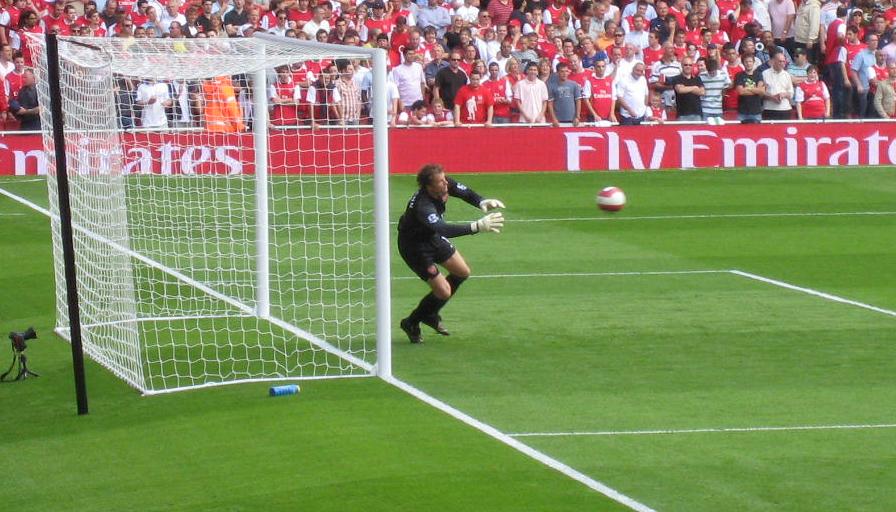 http://upload.wikimedia.org/wikipedia/commons/b/be/Jens_Lehmann_dive.JPG