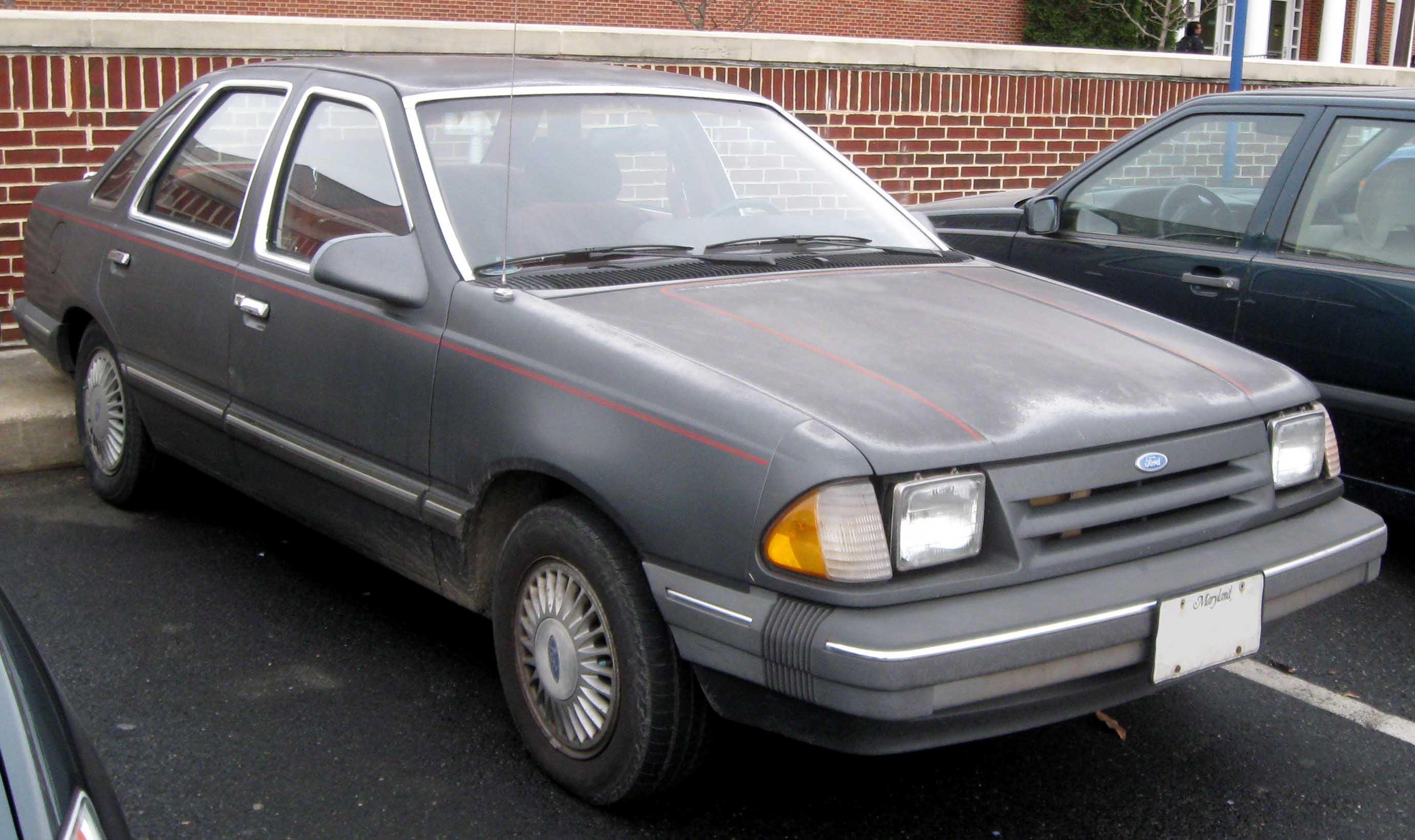 1st_Ford_Tempo_sedan.jpg