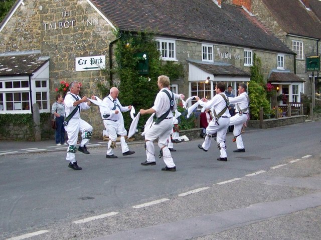 Lêer:Morris dancing at Berwick St John - geograph.org.uk - 903611.jpg