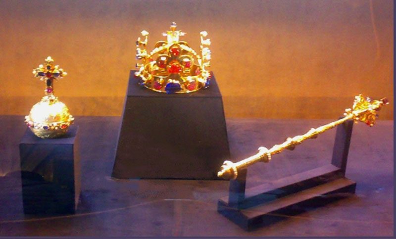 Soubor:Czech crown jewels.jpg