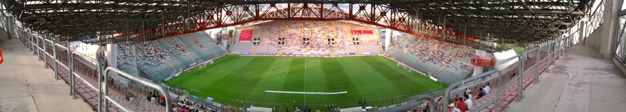 Stadio_rocco_tribuna_pasinati.jpg