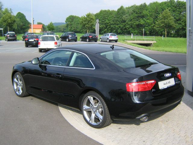 2007_Audi_A5_rear.JPG