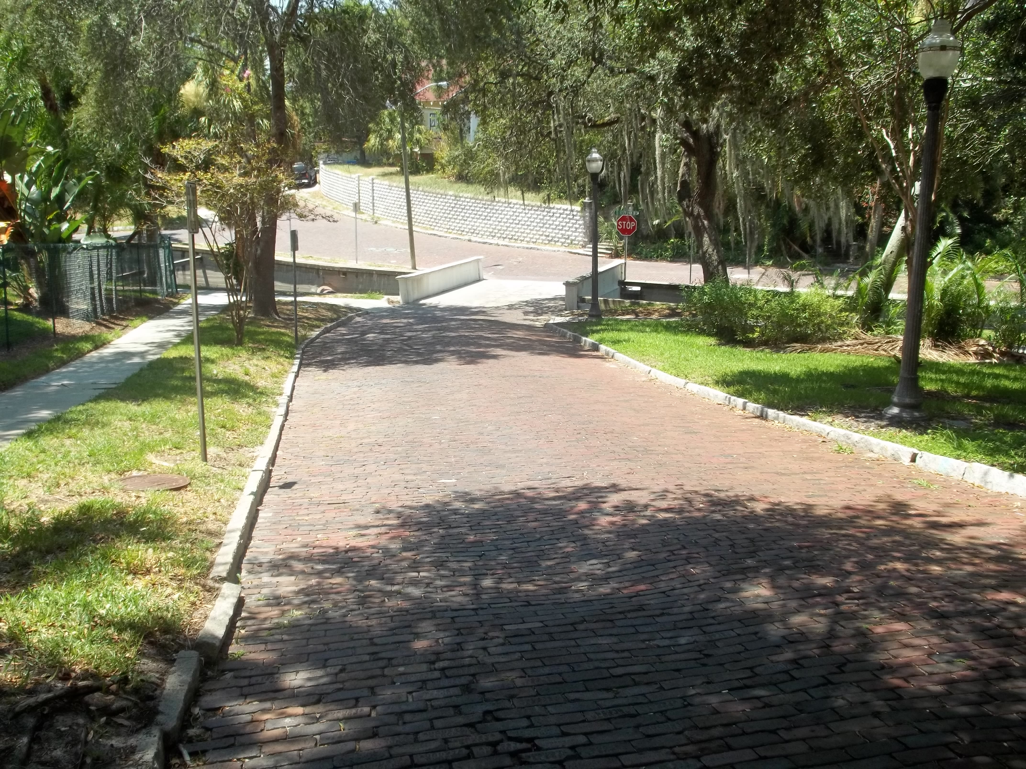 File:St. Petersburg FL Roser Park HD street05.jpg - Wikimedia Commons