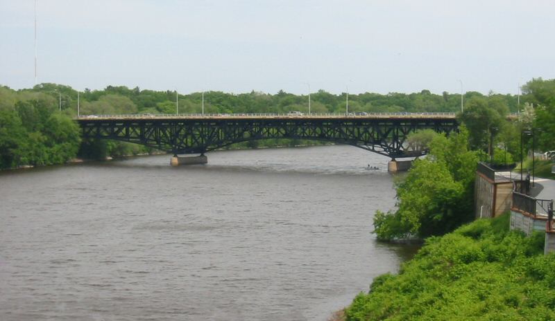 The Desoto Bridge as seen from the Veterans Bridge