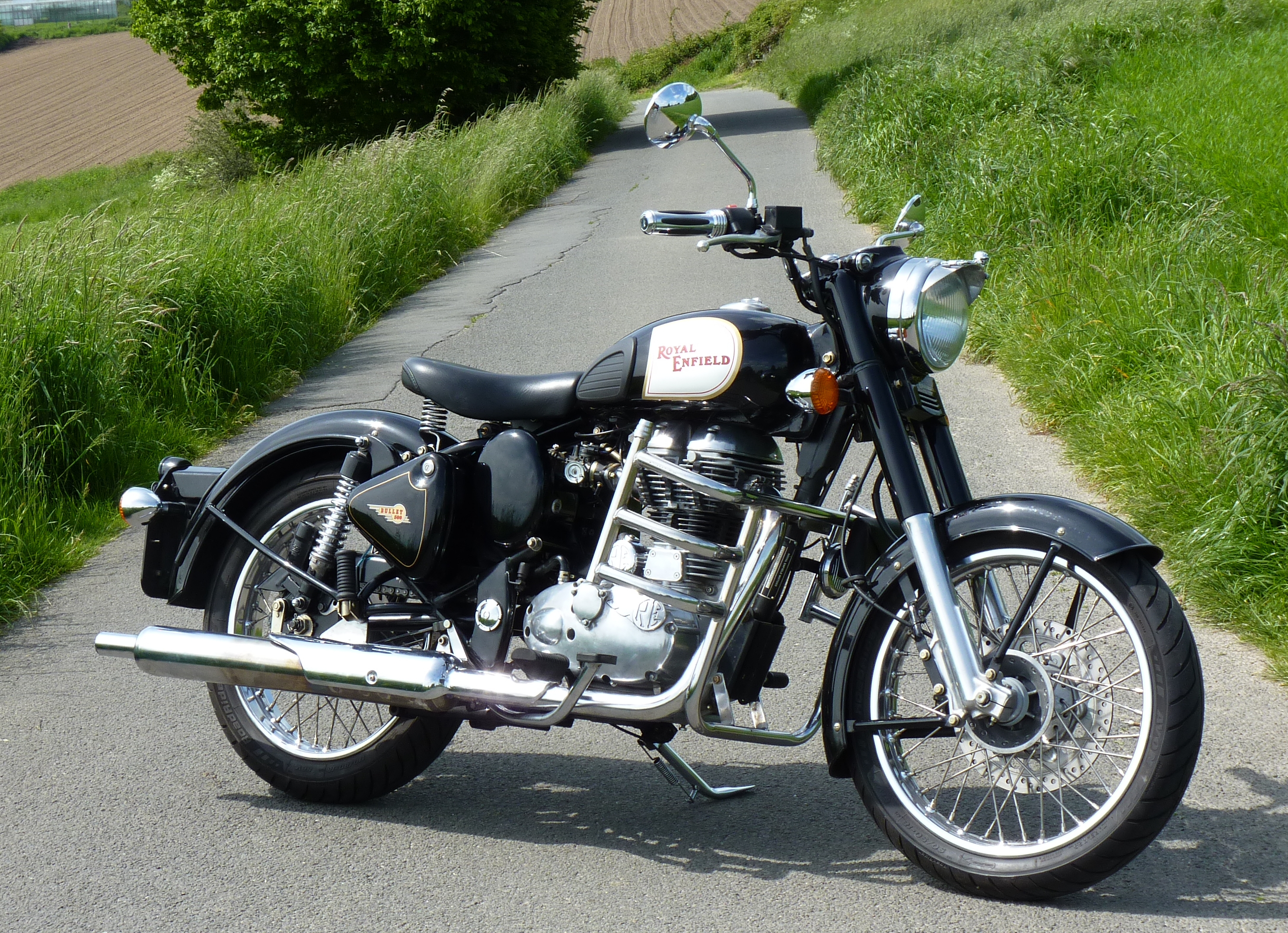 File:Royal Enfield Bullet Classic 500.jpg - Wikimedia Commons