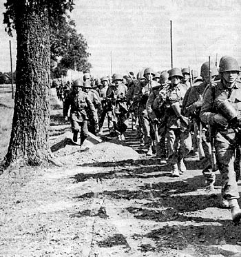 Файл:Polish infantry marching.jpg