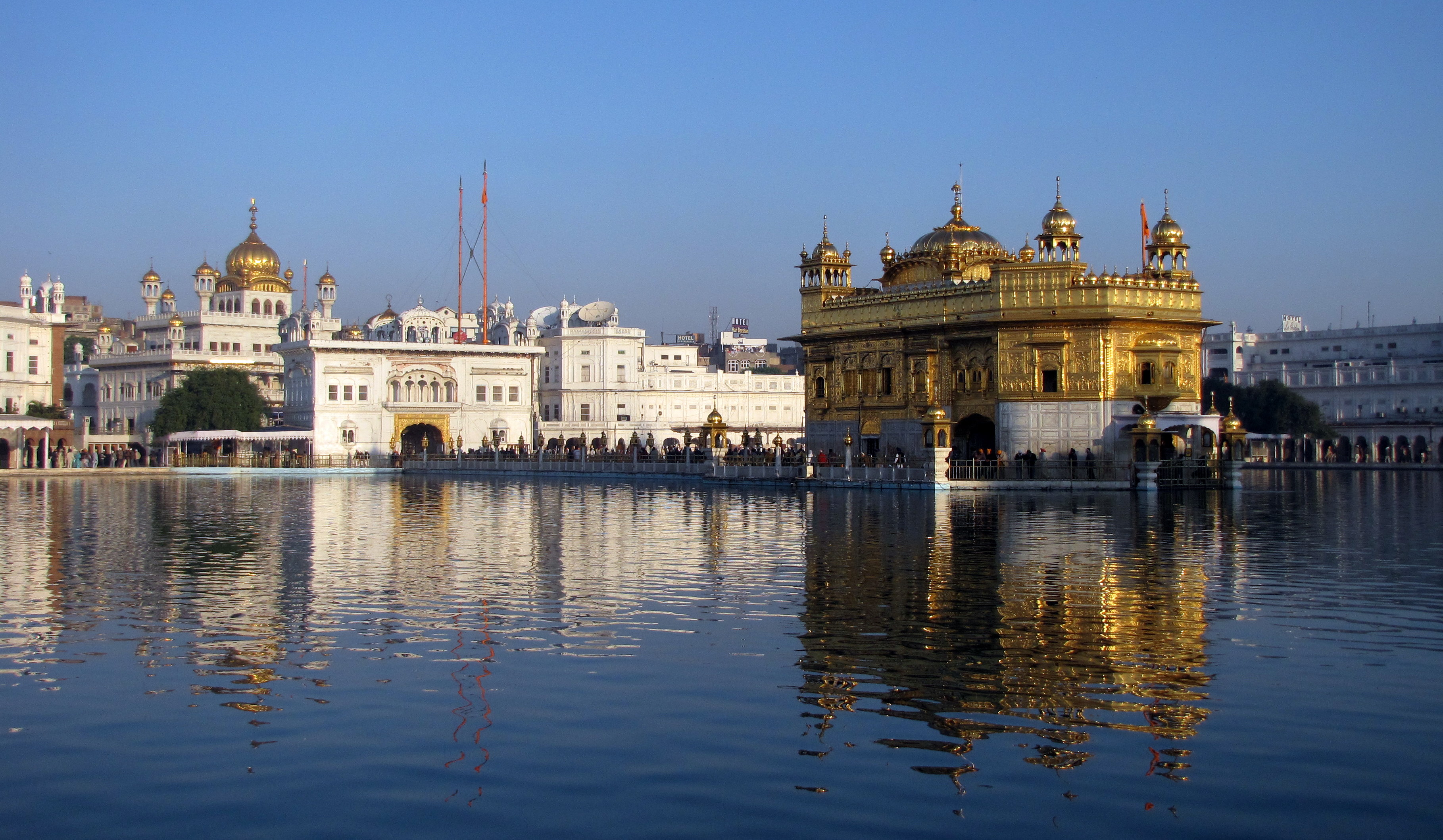 http://upload.wikimedia.org/wikipedia/commons/c/c4/Akal_Takht_and_Harmandir_Sahib,_Amritsar,_Punjab,_India.jpg