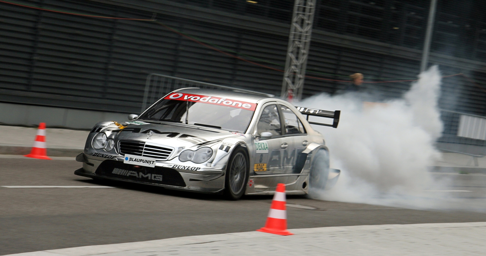 DTM_car_mercedes2006_burnOut.jpg