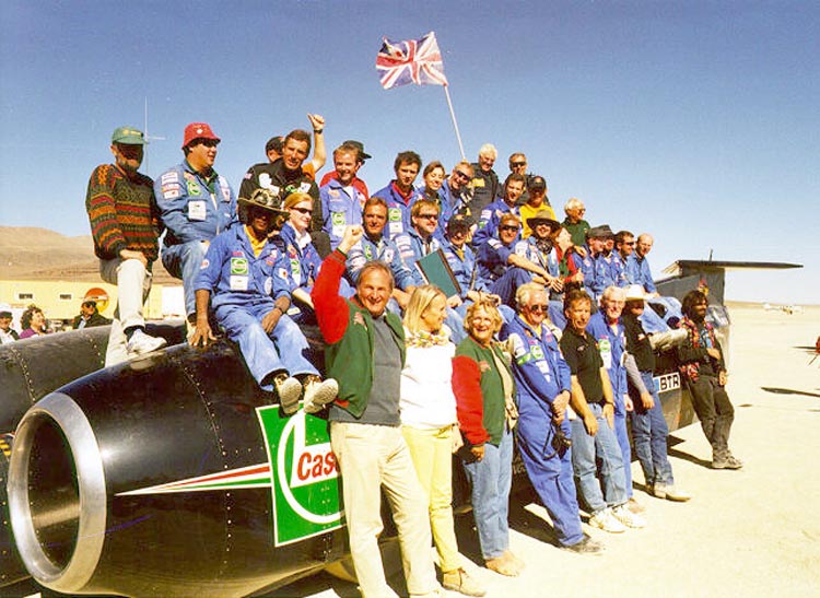 Archivo:Thrustssc.team.750pix.jpg