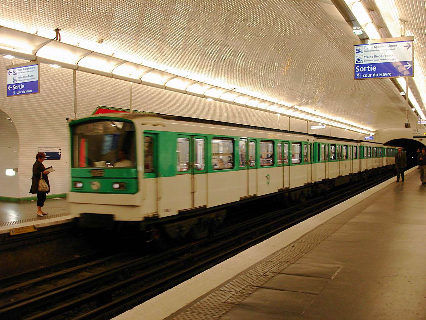 Description Metro de Paris - Ligne 12 - Saint-Lazare 03.jpg