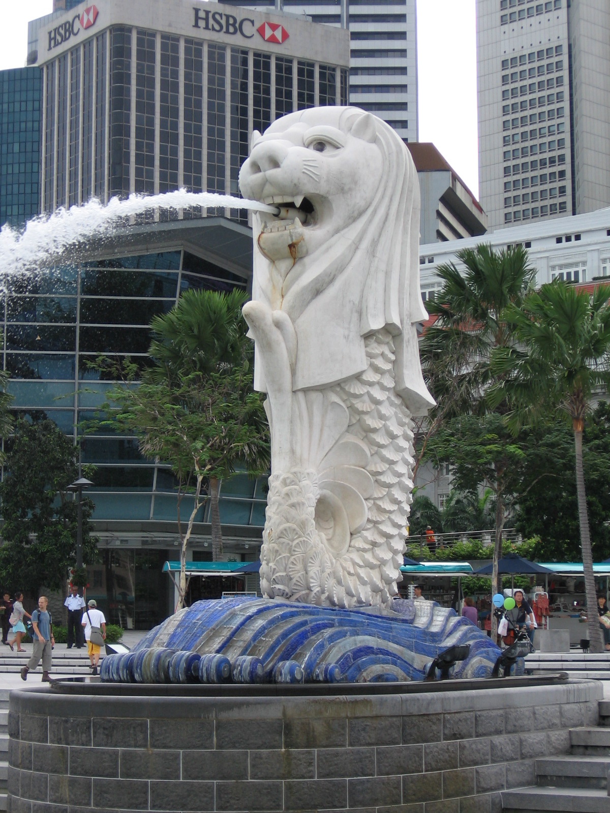 http://upload.wikimedia.org/wikipedia/commons/c/c6/Merlion,_Dec_05.JPG