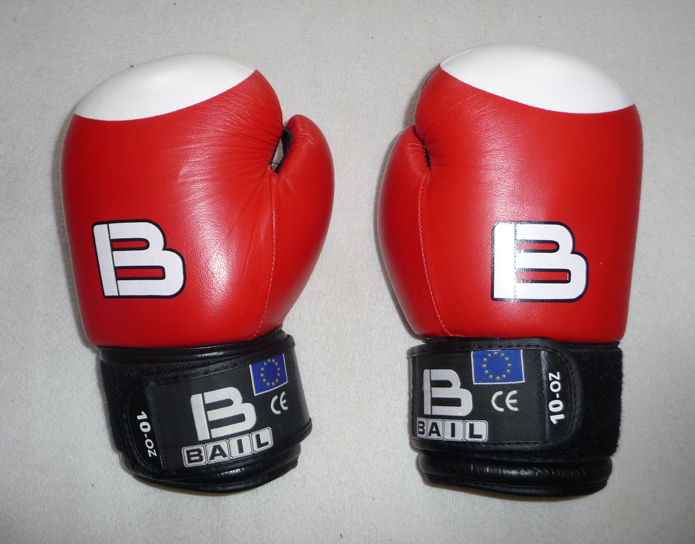 Boxing_gloves_Bail_10-OZ_%281%29