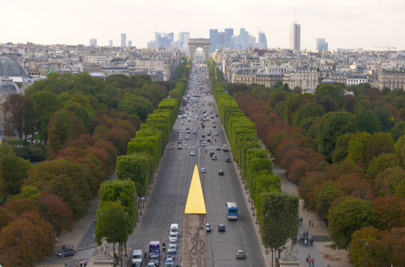 Файл:Champs-Elysées, vue de la Concorde à l'Etoile.jpg