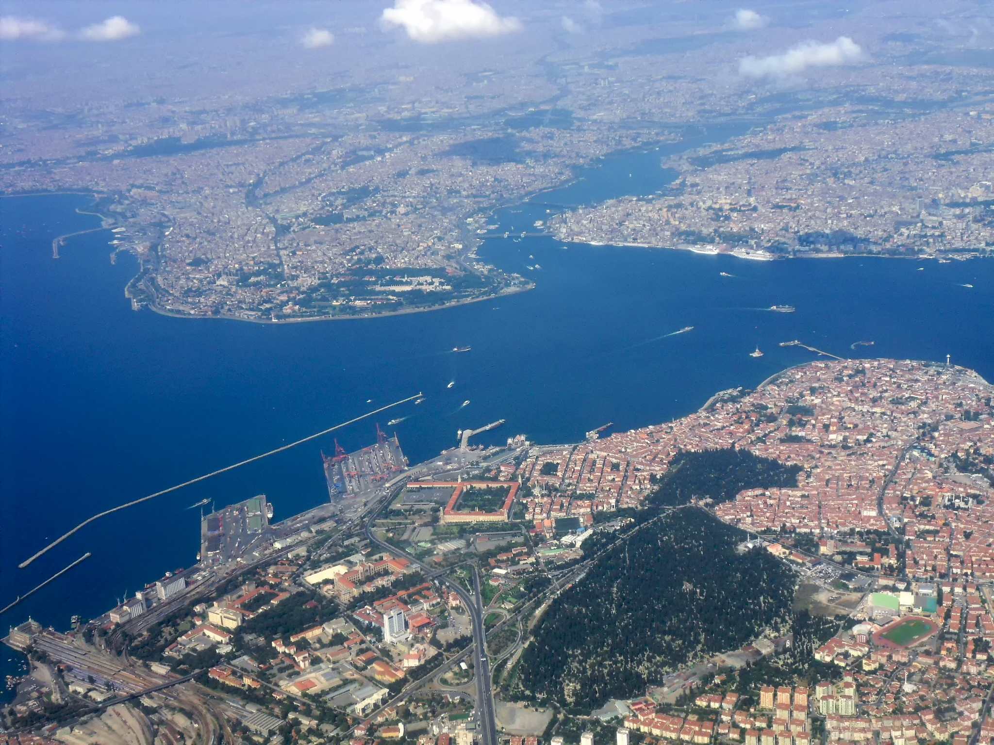 Heart_Of_Istanbul_From_Air.jpg
