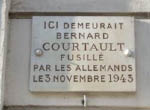 Au 43, rue Paul-Bert, une plaque commémore le résistant Bernard Courtault mort fusillé à 20 ans.