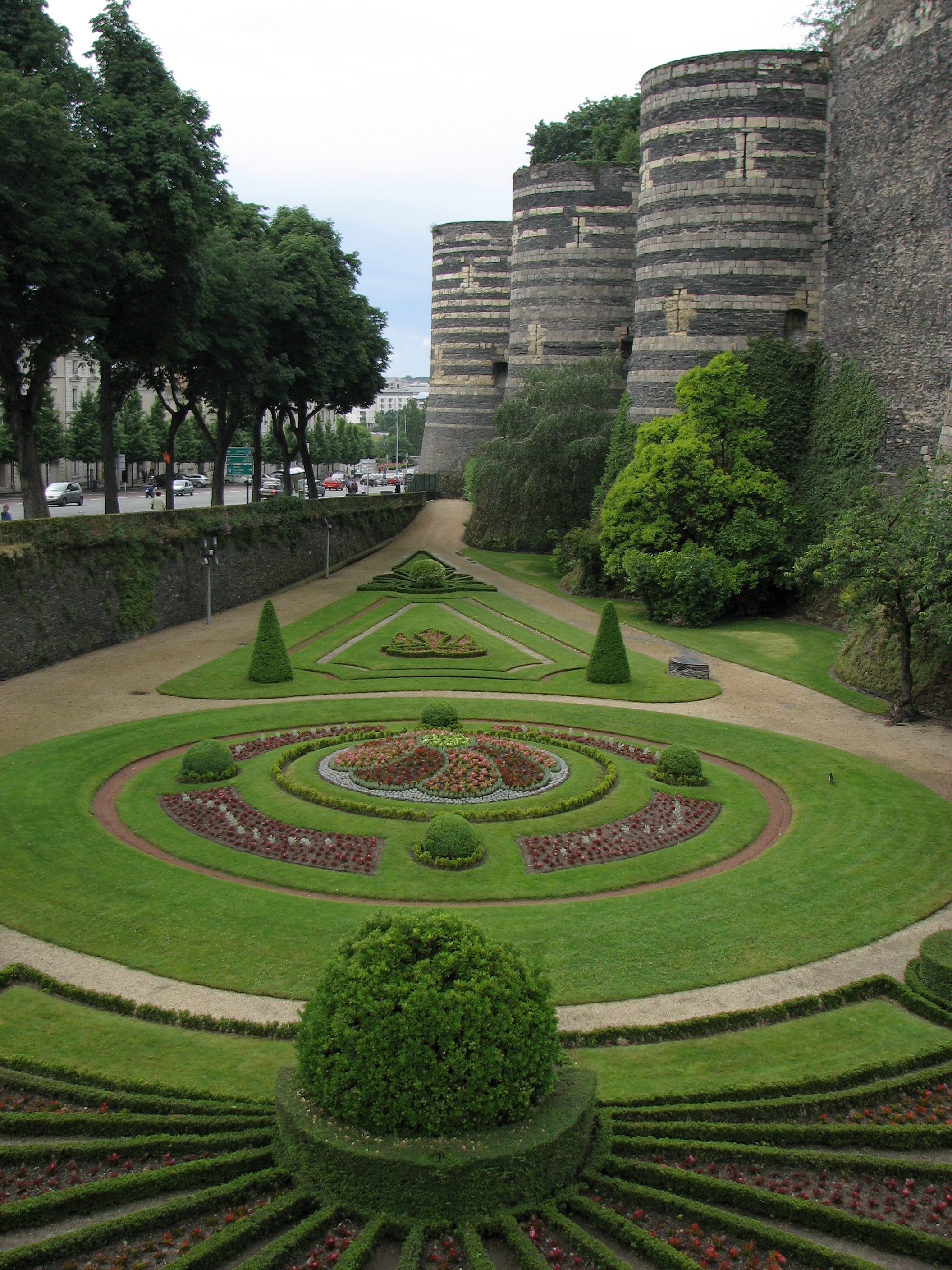  Jardin_ch%C3%A2teau_angers