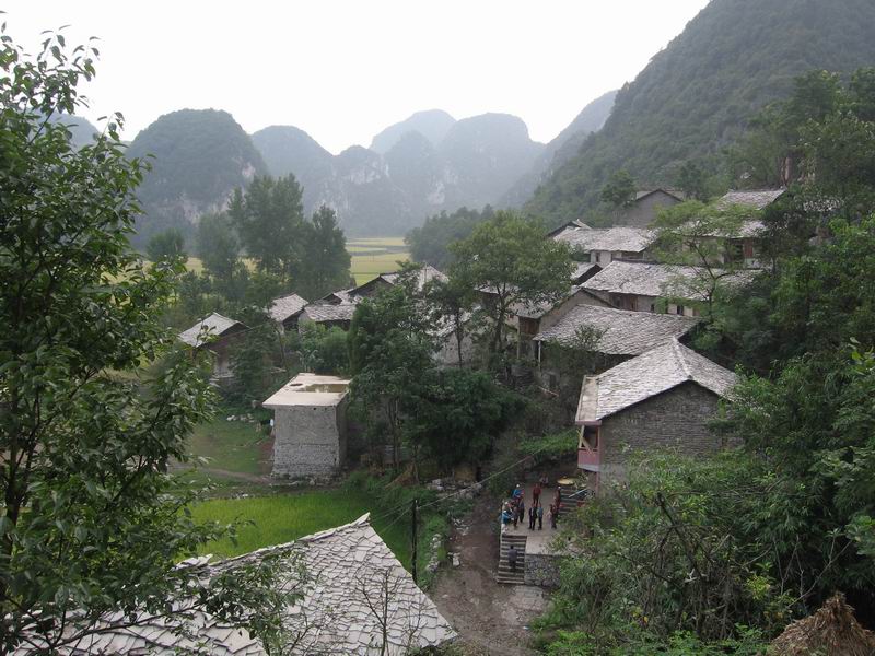 Tập tin:Shitoucun,Longtanzhen,Guizhou,China.jpg