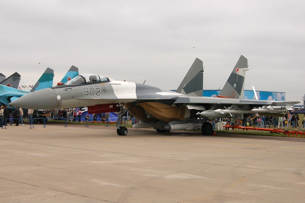 http://upload.wikimedia.org/wikipedia/commons/c/ca/Sukhoi_Su-35S_at_MAKS-2009_airshow.jpg