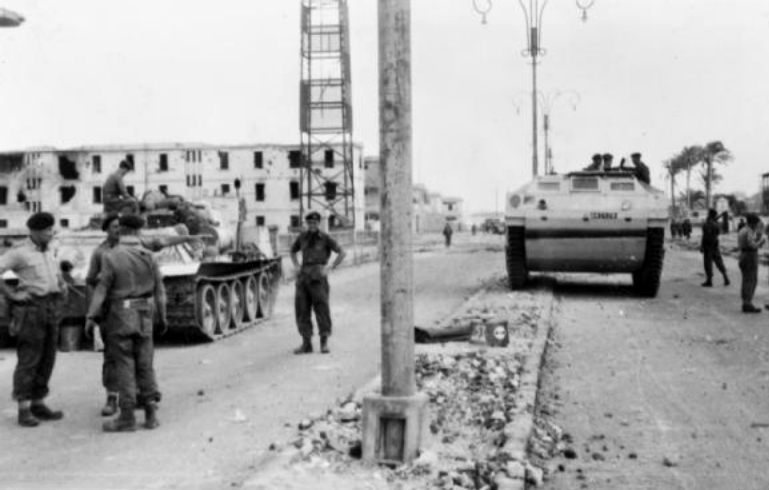 File:British tanks in Port Said.jpg