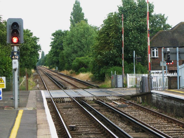 Level crossing east of Ashtead station - geograph.org.uk - 937828.jpg