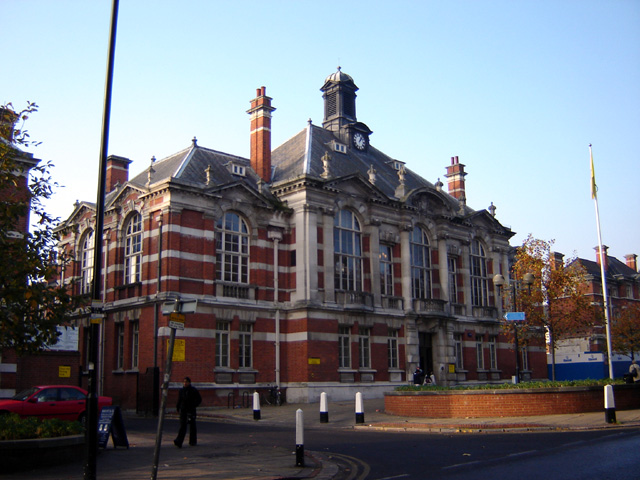 Tottenham town hall 1.jpg