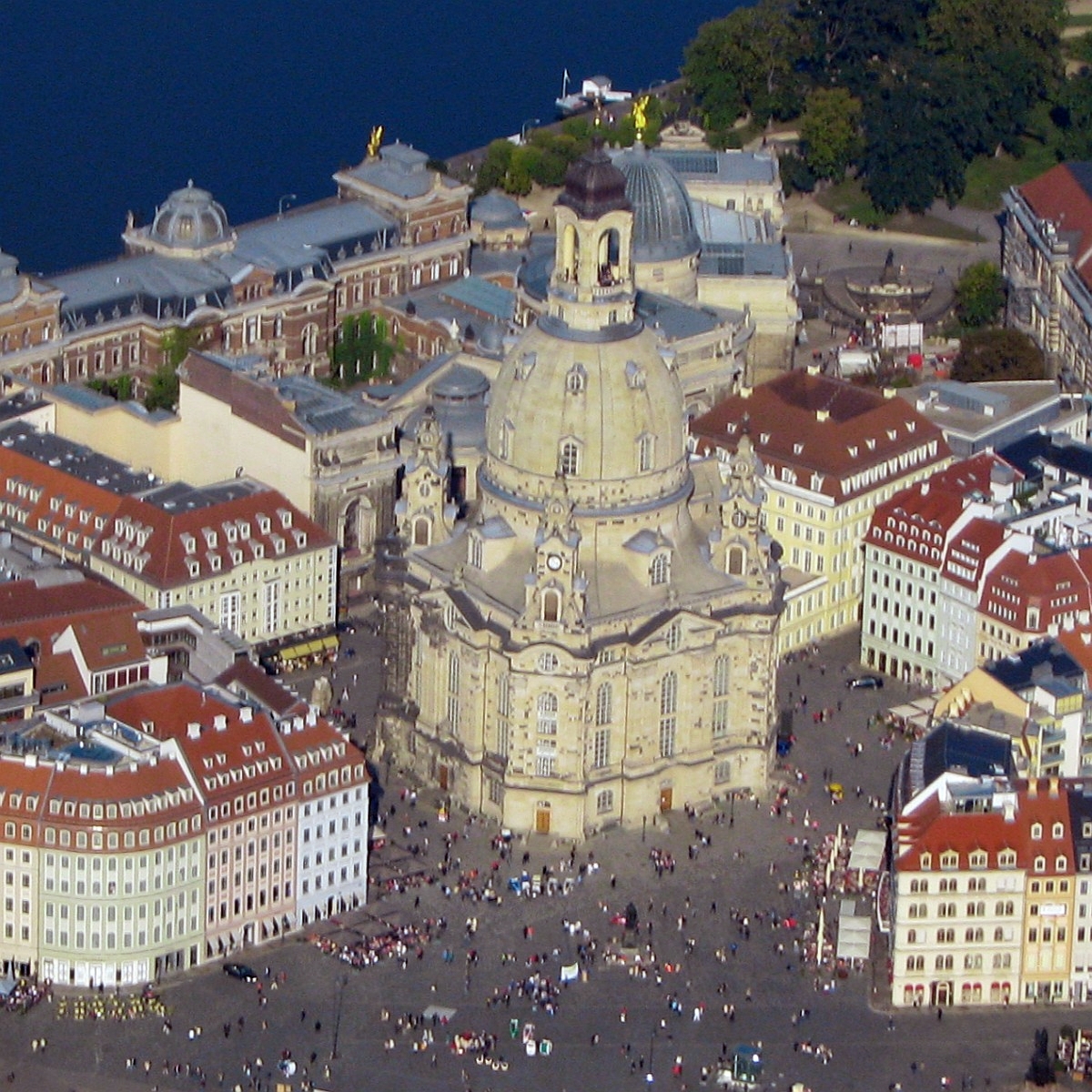 Aerial_photo_Dresden_re-construction_of_the_Church_of_Our_Lady_Frauenkirche_photo_2008_Wolfgang_Pehlemann_Wiesbaden_Germany_HSBD4382.jpg