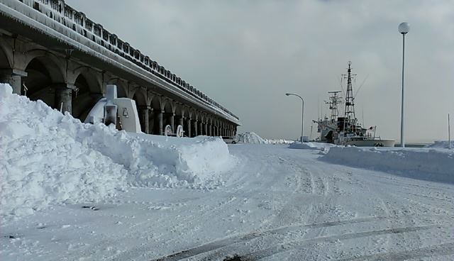 Вакканай, Хоккайдо: снег несколько метров глубиной. Автор: isudent.