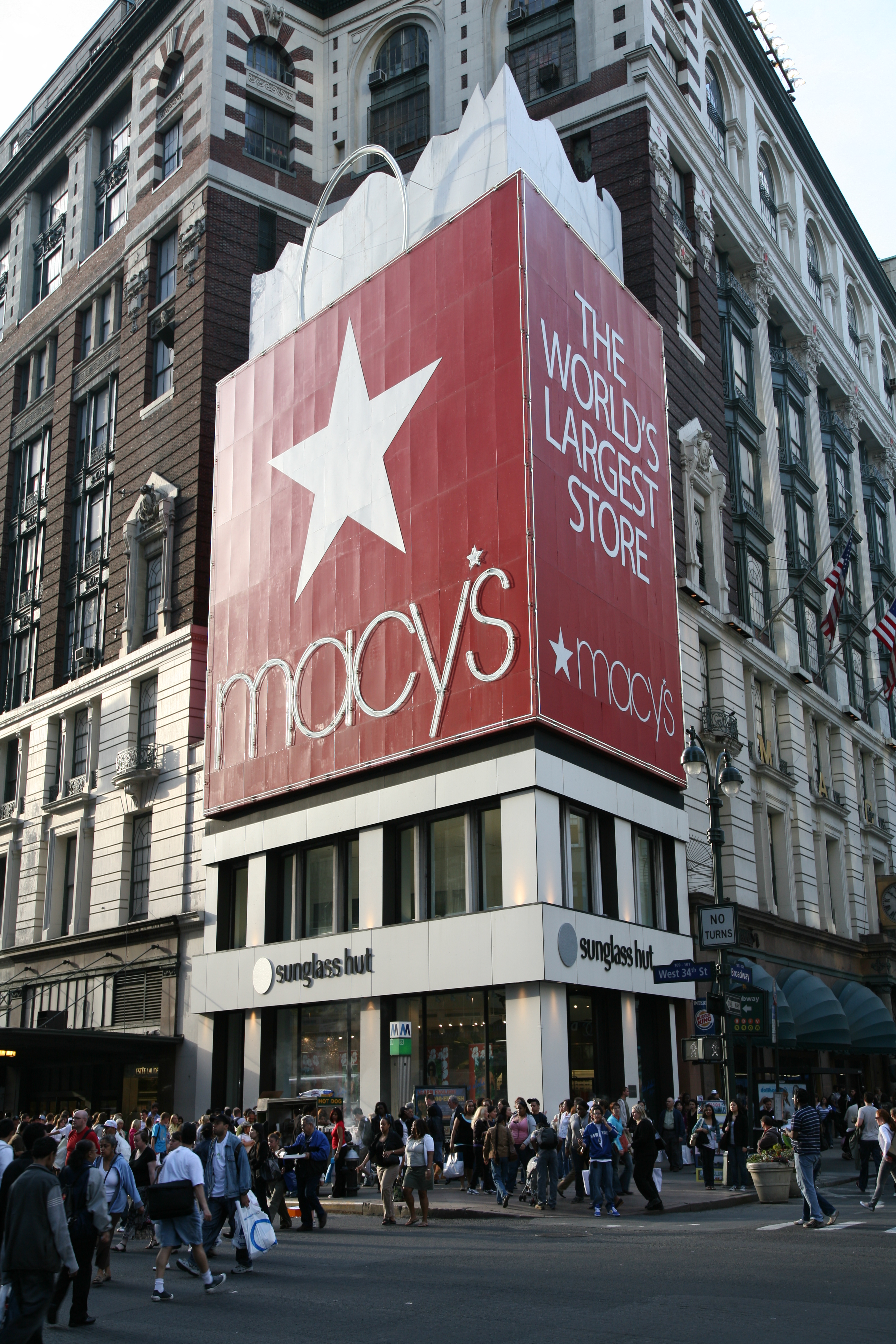 DescripciÃ³n Macy's NYC.jpg