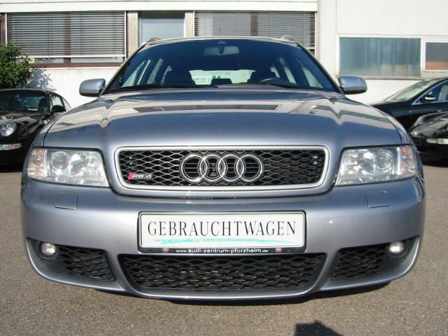 File:Audi RS4 B5 front.