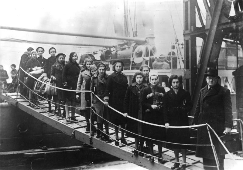 Kindertransport (Arrival of Jewish refugee children, London, Feb. 1939) 