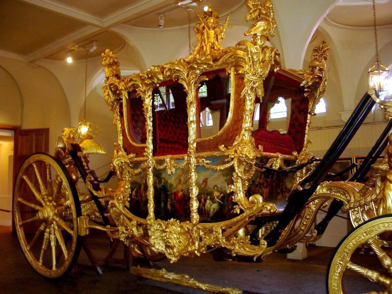 gold stage coach, moves in gold