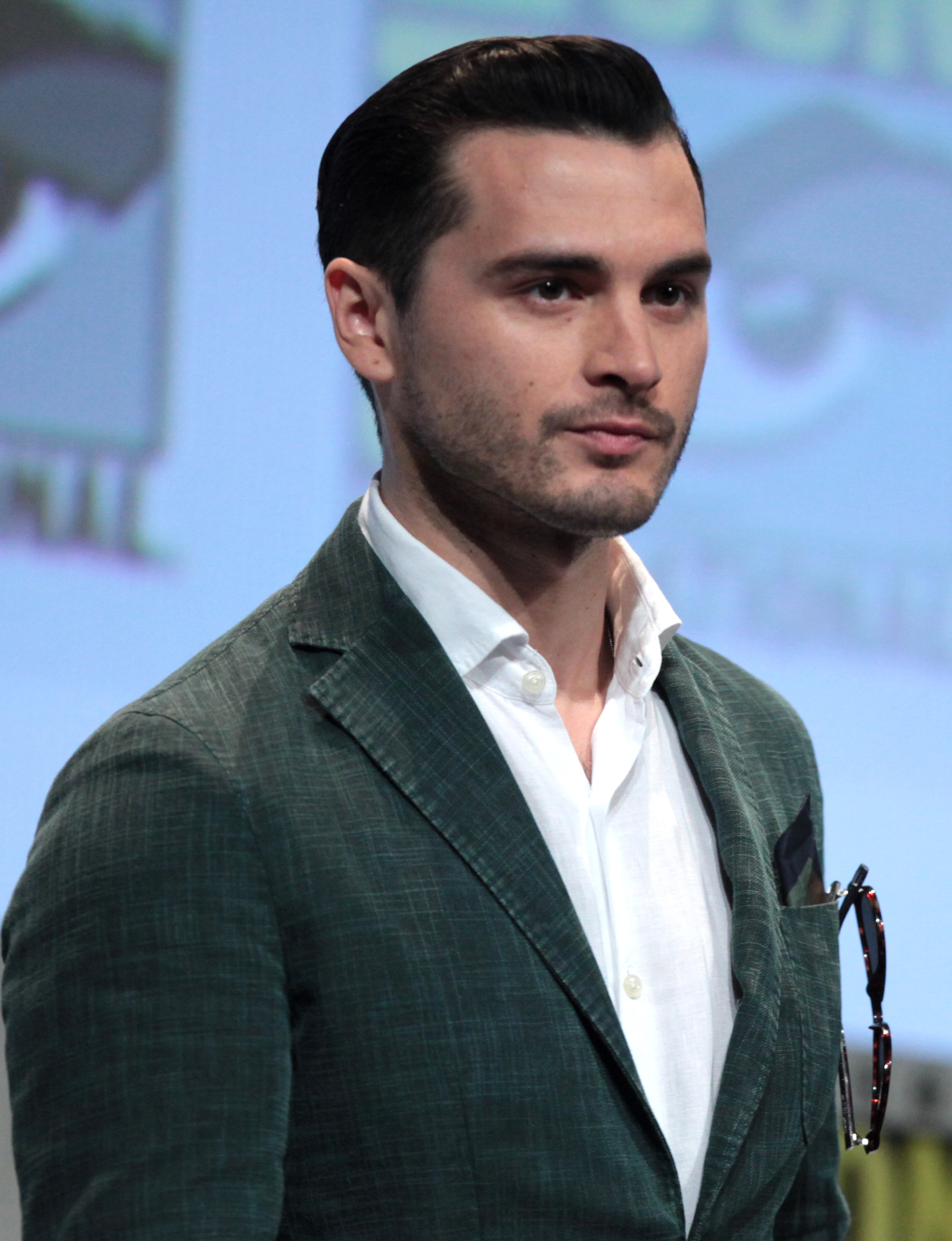 Il 40-anni 176 cm alto Michael Malarkey nel 2024