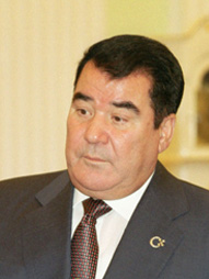 Сапармурат Ниязов в 2002 году