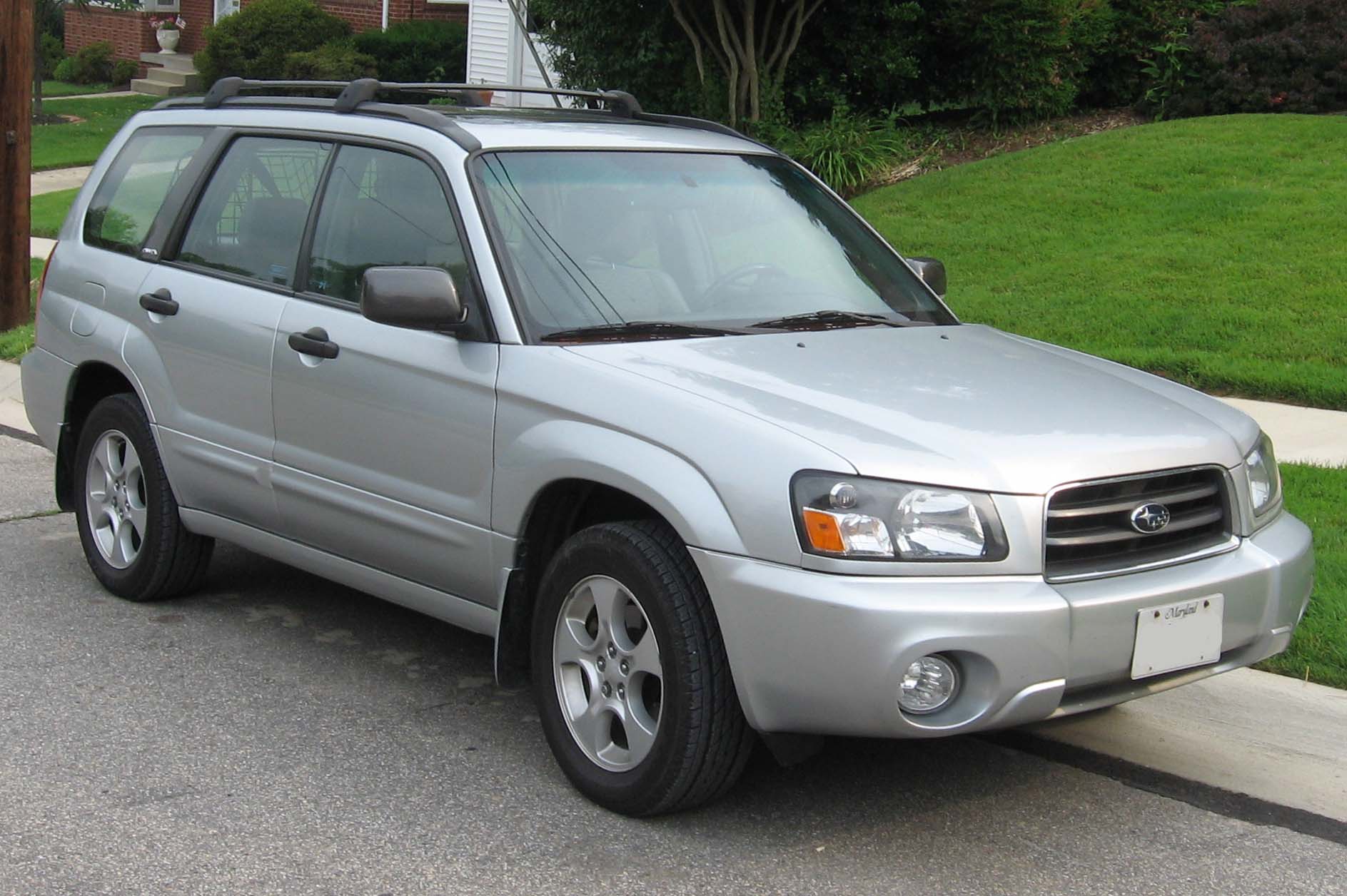 2003-2005_Subaru_Forester_XS.jpg