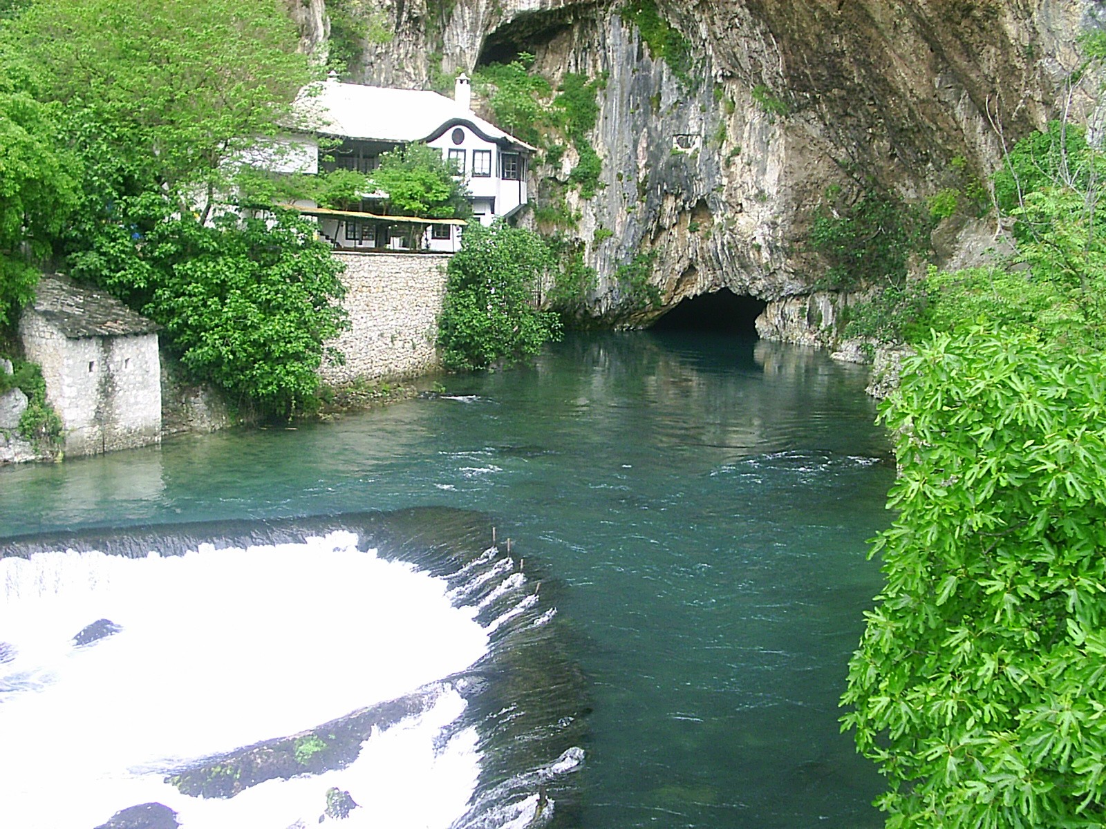 Blagaj%2C_tekija2-z_druheho_brehu_Buny.j