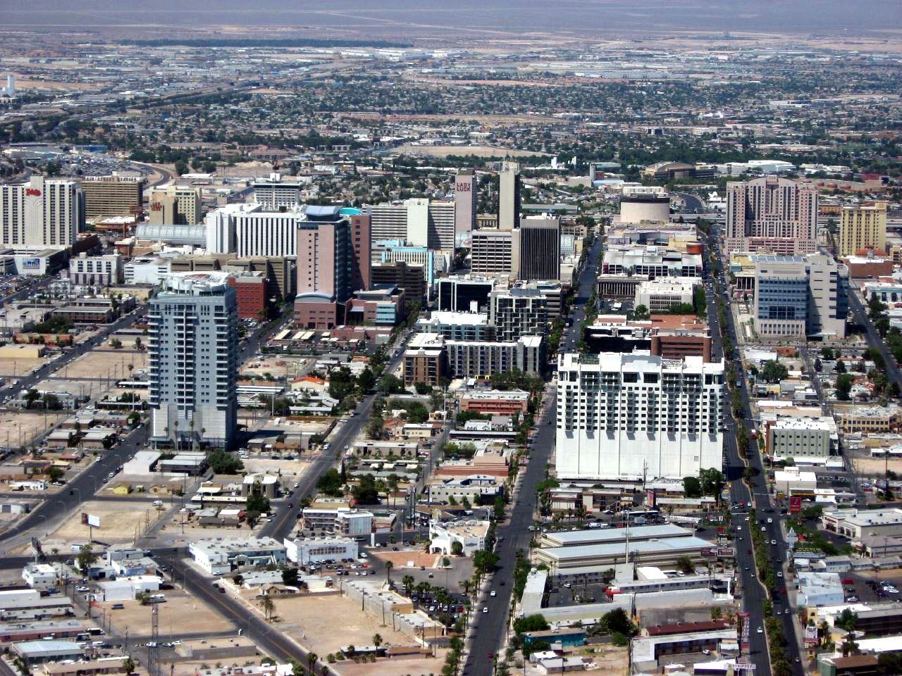 File:Downtown Las Vegas from Stratosphere 3.jpg - Wikipedia