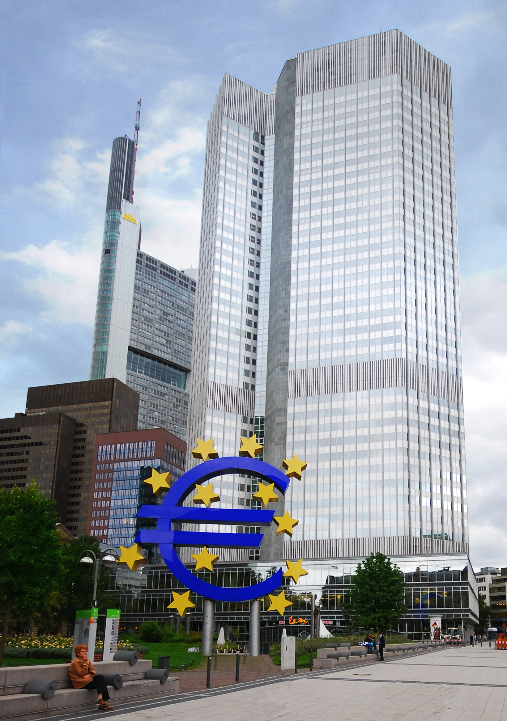 File:European Central Bank 041107.jpg - Wikimedia Commons