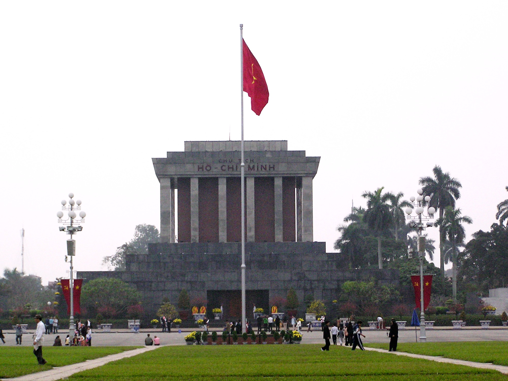 Resultado de imagen de mausoleo ho chi minh hanoi