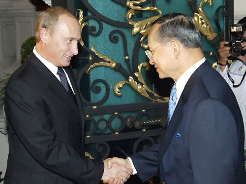 File:Vladimir Putin in Thailand 21-22 October 2003-10.jpg