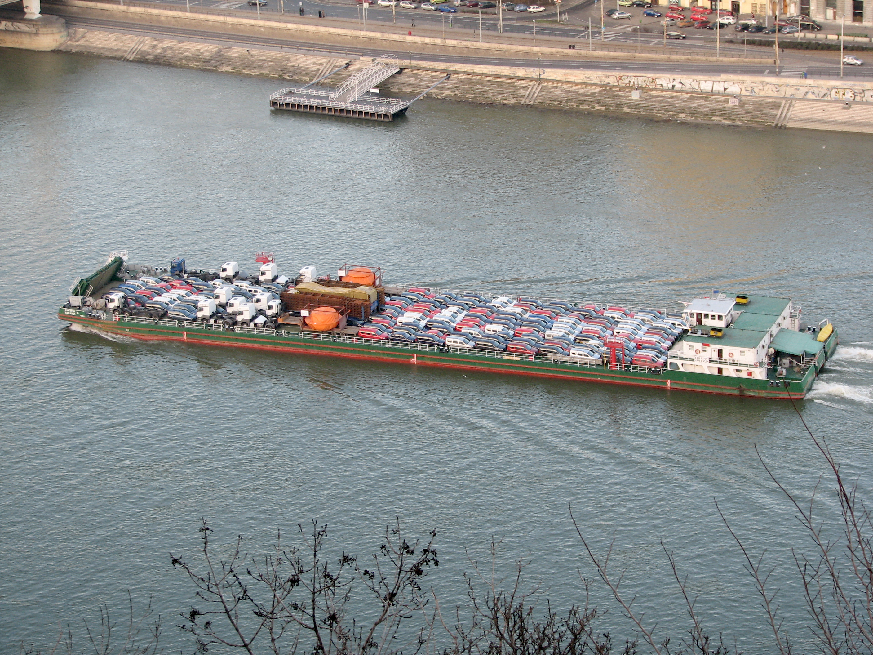 File:Barge with cars.jpg - Wikipedia