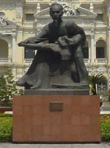 Hồ Chí Minh statue outside Saigon City Hall, H...