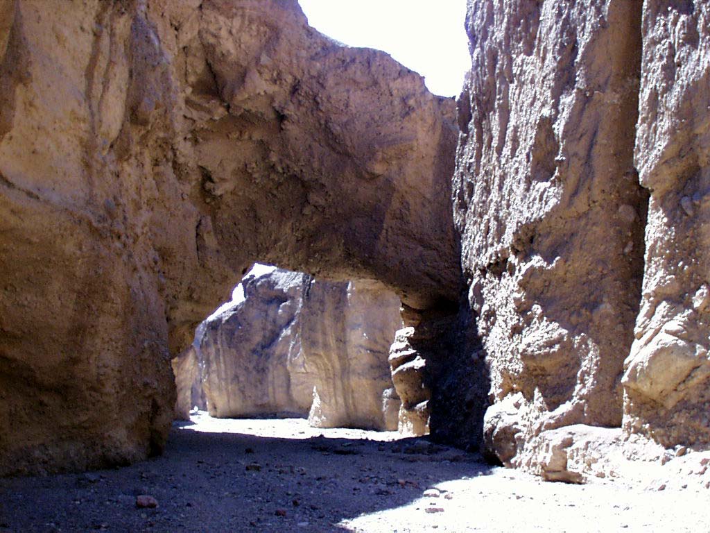 Natural_Bridge_Canyon_Death_Valley.jpg