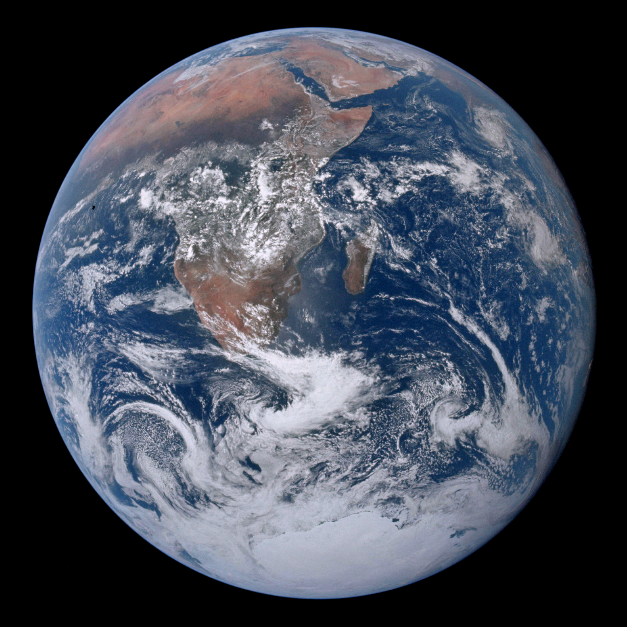 the earth seen from apollo as 